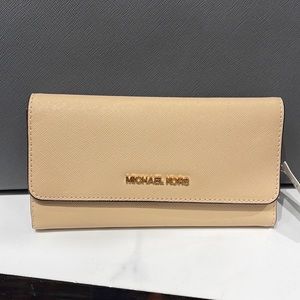 MICHAEL KORS JET SET TRAVEL LARGE TRIFOLD WALLET BUFF COLOR